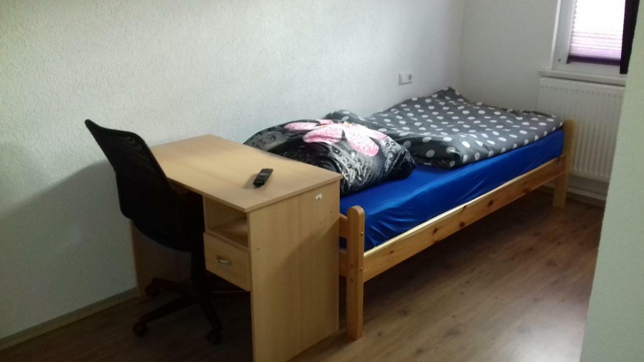 Biberach-Riss-Zimmer-frei, Monteurszimmer Birkenhard Zimmer foto